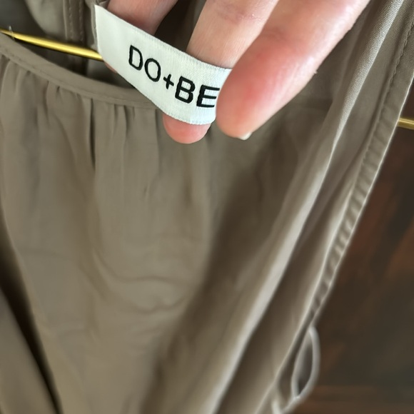 DO + BE TAUPE WAIST GATHERED TOP NWT - Picture 4 of 6